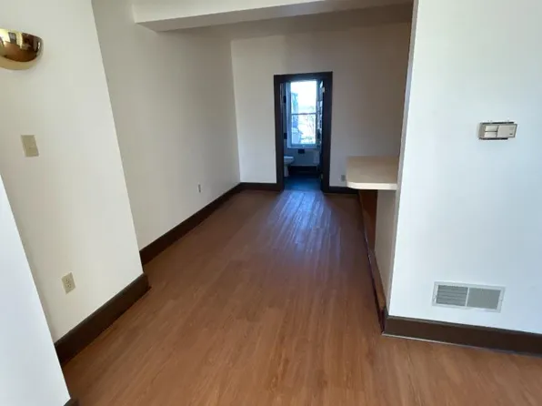 814 N 2nd St Floor 3, Harrisburg, PA 17102