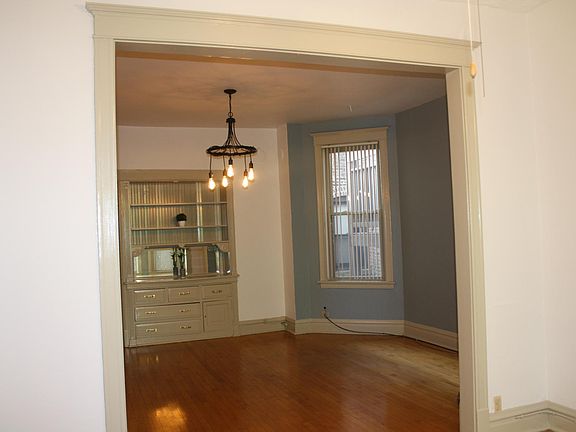 5th image of 2825 W Lyndale St #2