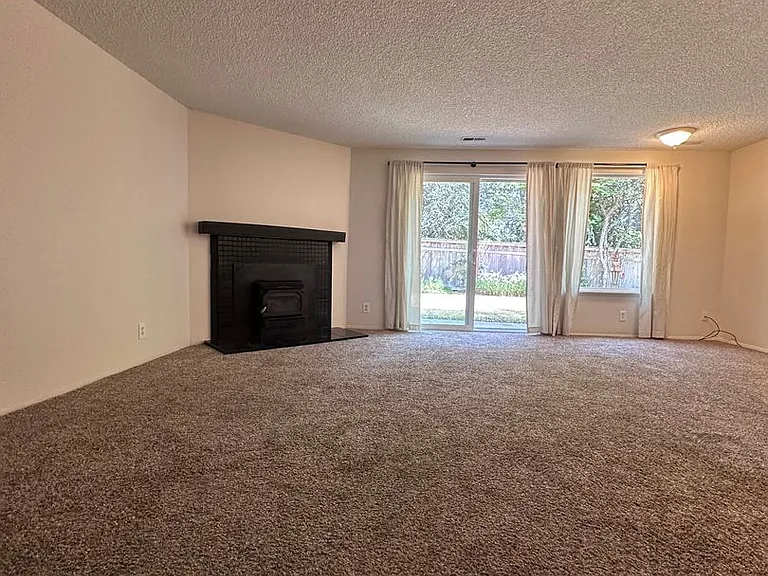928 Blue Heron Ave NE — Photo 10