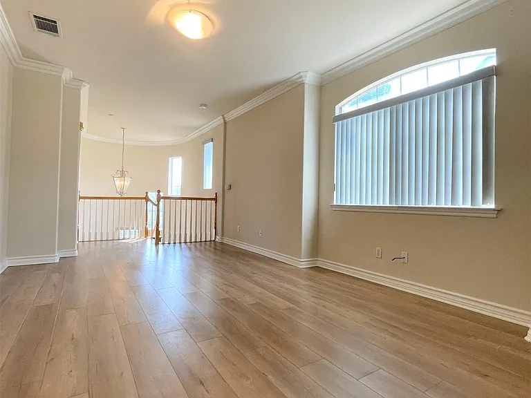 401 S 3rd Ave — Photo 8