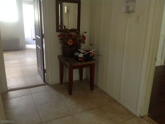 3rd image of 21 Clove Ave