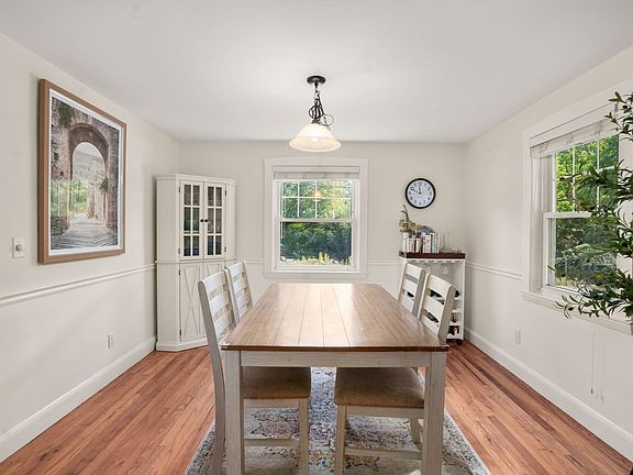 5th image of 112 Myrtle St