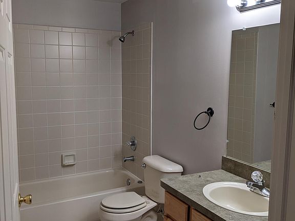 2nd image of 5866 Acorn Ln