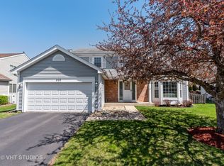 938 Stone Creek Cir, Crystal Lake, IL 60014