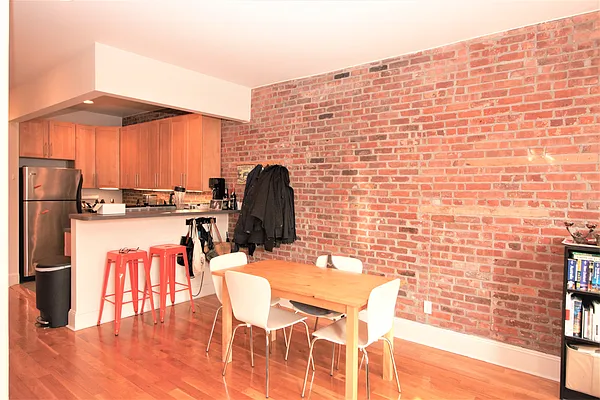Rented by R New York | media 2