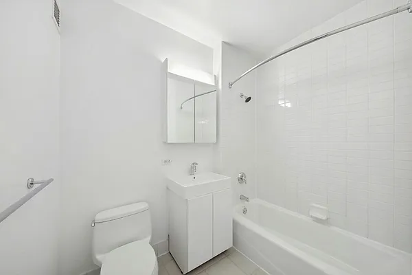 Rented by Greystar | media 14