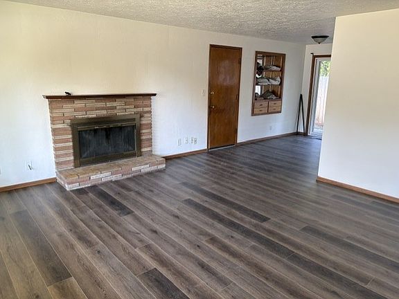 4th image of 1105 1st St