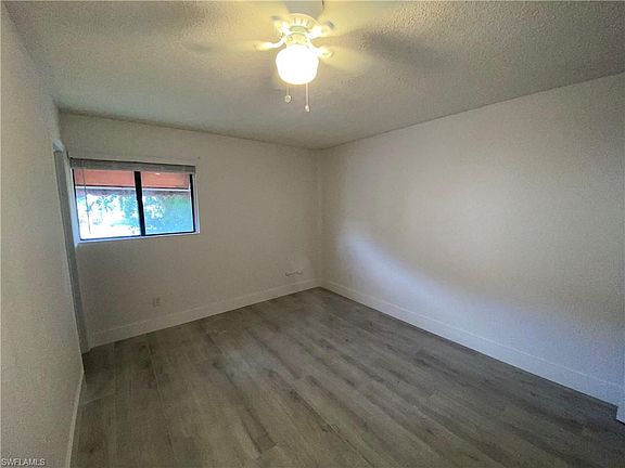 3rd image of 826 Wiggins Pass Rd APT 219