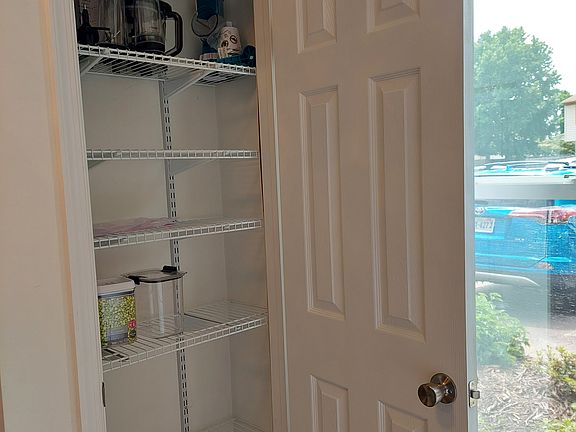 Kitchen pantry closet