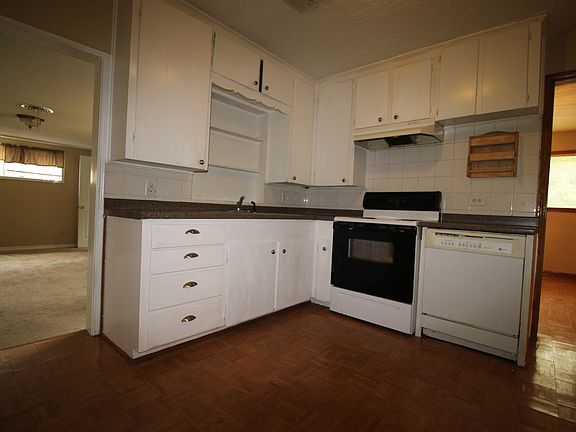 4th image of 901 16th Ave N