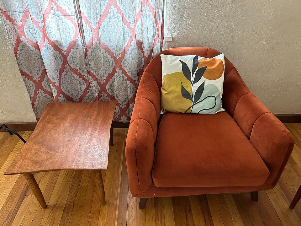 1st image of 412 W Lincoln Ave
