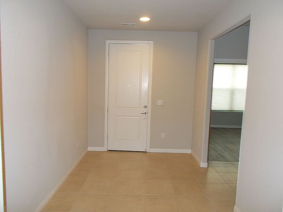 2nd image of 825 Sweet Briar Ln