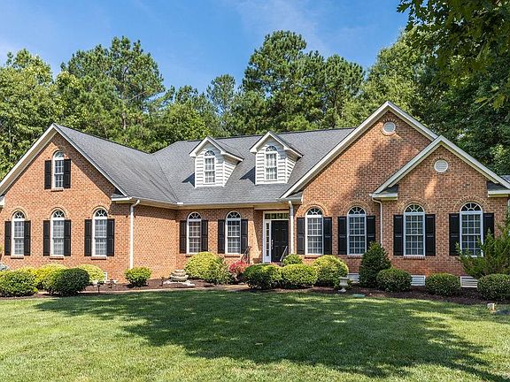 3rd image of 13637 Blue Heron Cir