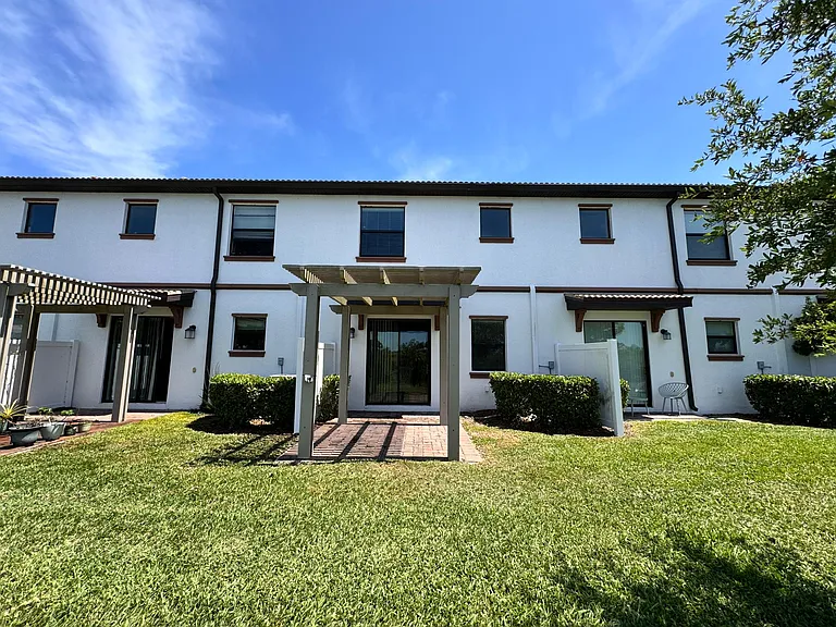 1252 Royal Street George Blvd — Photo 3