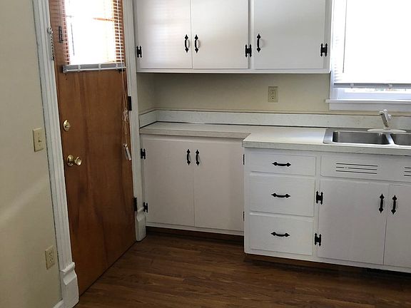 5th image of 452 Iowa Ave #1