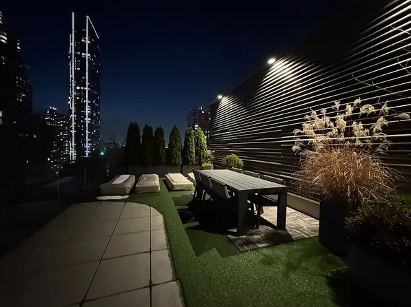 505 West 43rd Street image 7 of 11