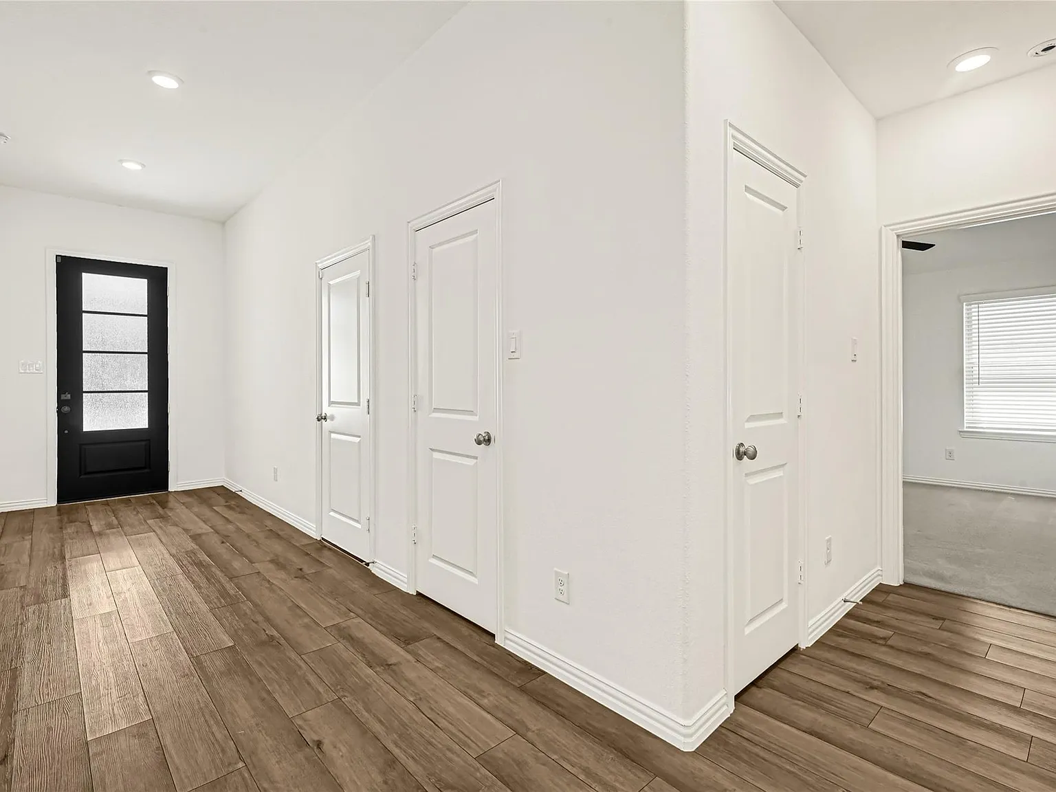 4 bed, 3.0 bath, 2110 sqft, $2,395 — Photo 3