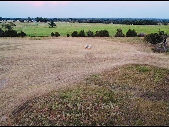3rd image of 2852-2852 W State Highway 243