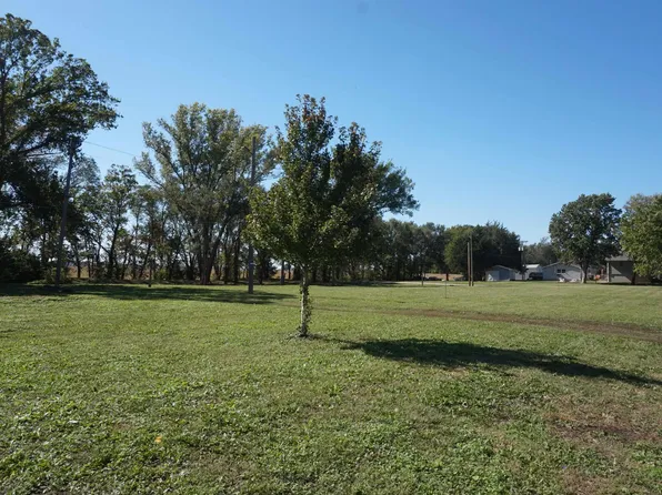 512 SE 6th St, Abilene, KS 67410