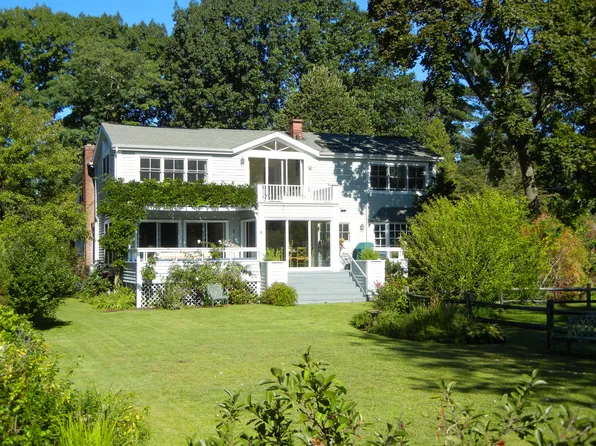 5 Bishop Pl, Larchmont, NY 10538