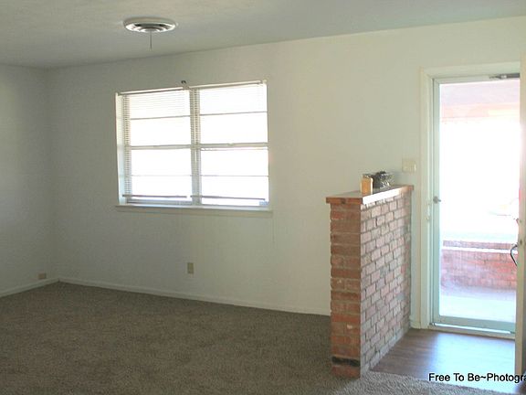 Living Room / Entrance