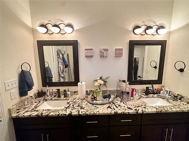 7945 Snake River Dr — Photo 11