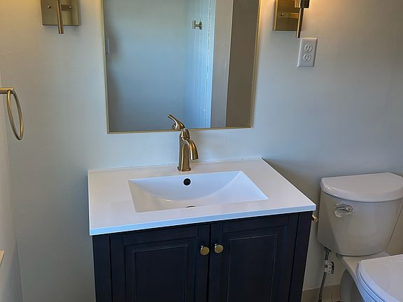 2nd image of 2920 Maple Ln APT 2