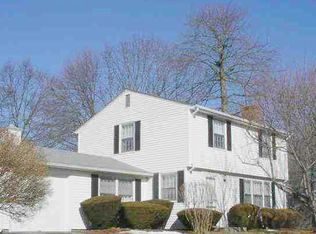 43 Monmouth Dr, Riverside, RI 02915