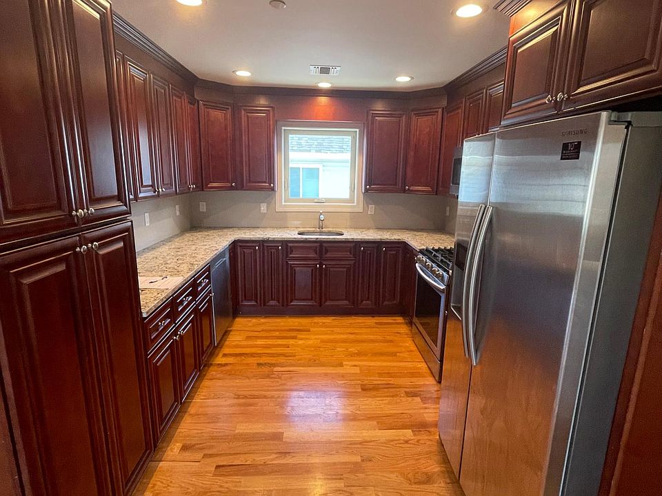 1st image of 44 Herbert St #2