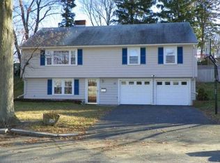 39 Ridgewood Ln, Melrose, MA 02176