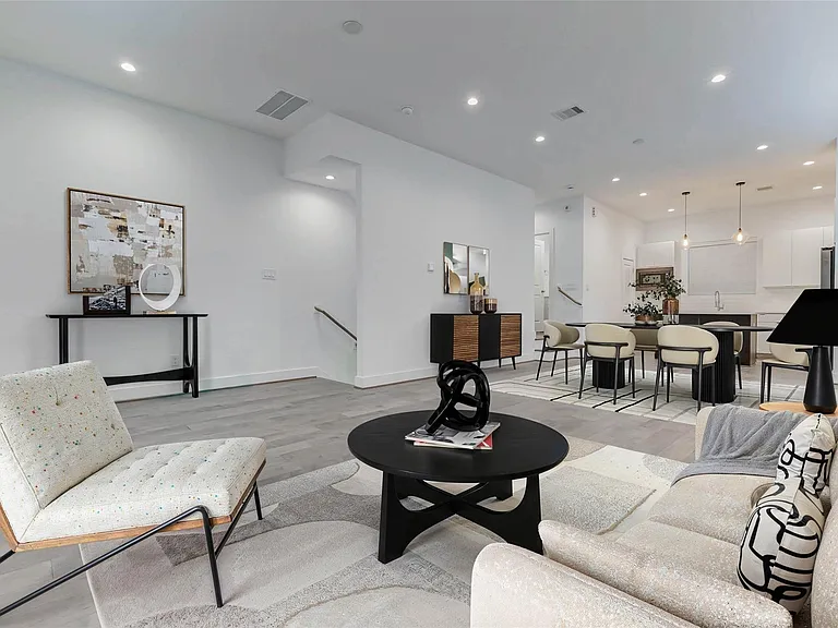 5859 Dolores St — Photo 3