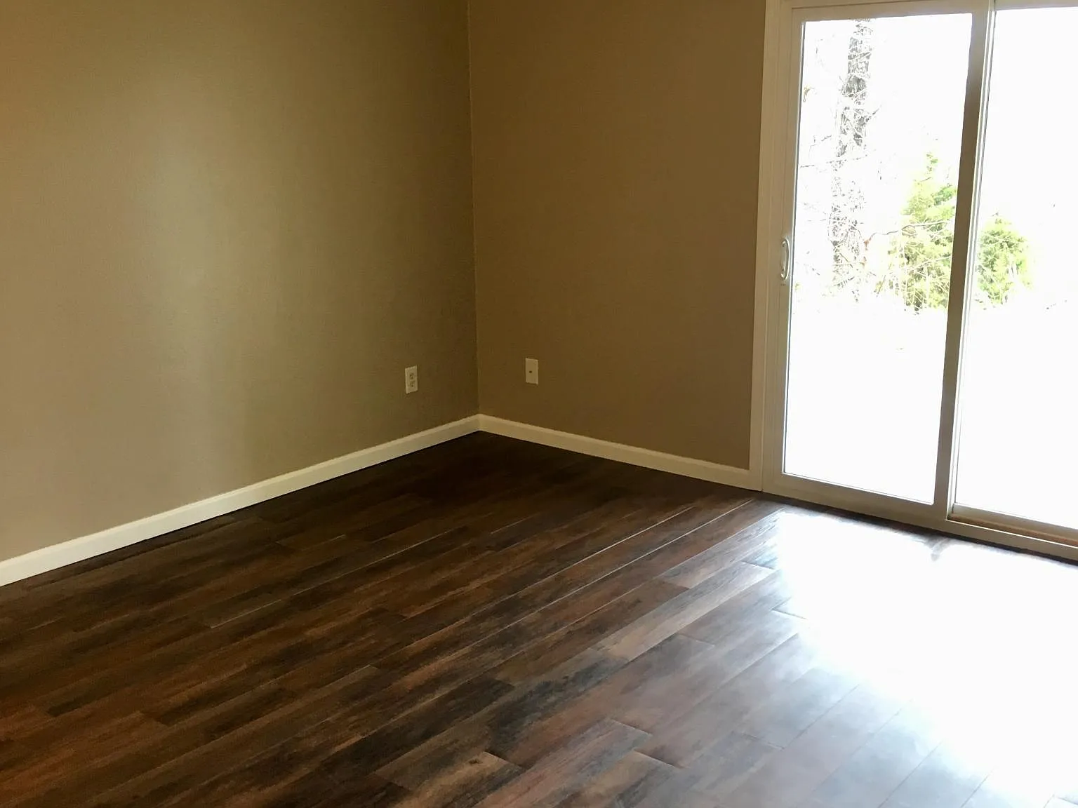 1120 Mace Rd — Photo 2