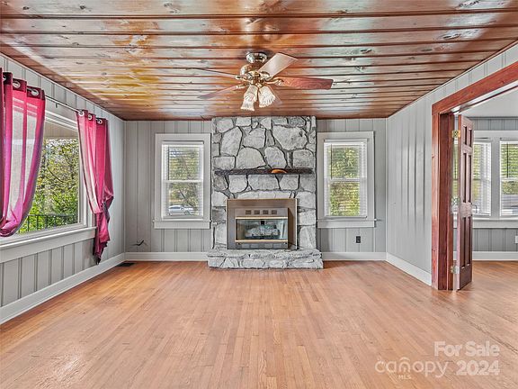 3rd image of 57 Nesbitt St