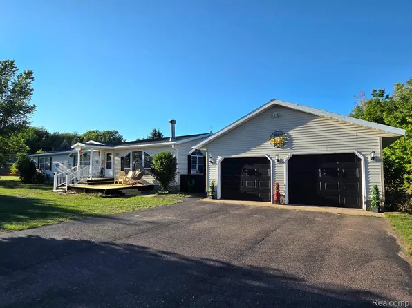 90 Whealkate Dr, South Range, MI 49963