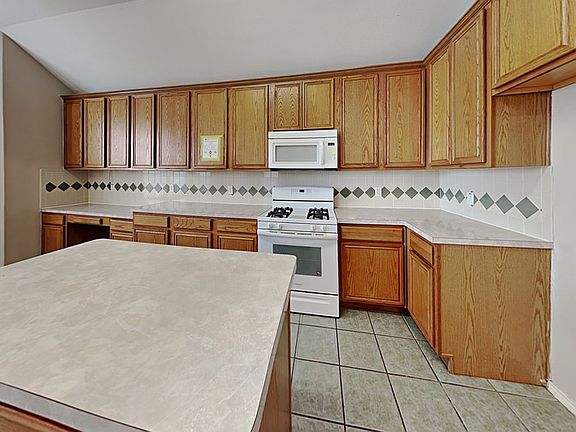 5th image of 6951 Deer Run Dr