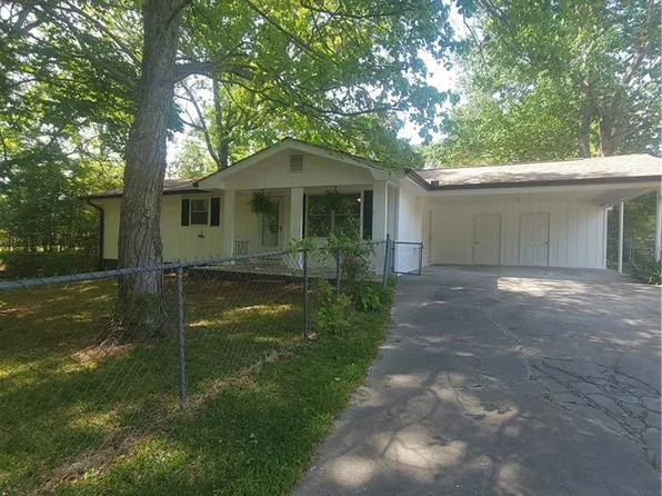 118 Meadows Ct, Hiram, GA 30141
