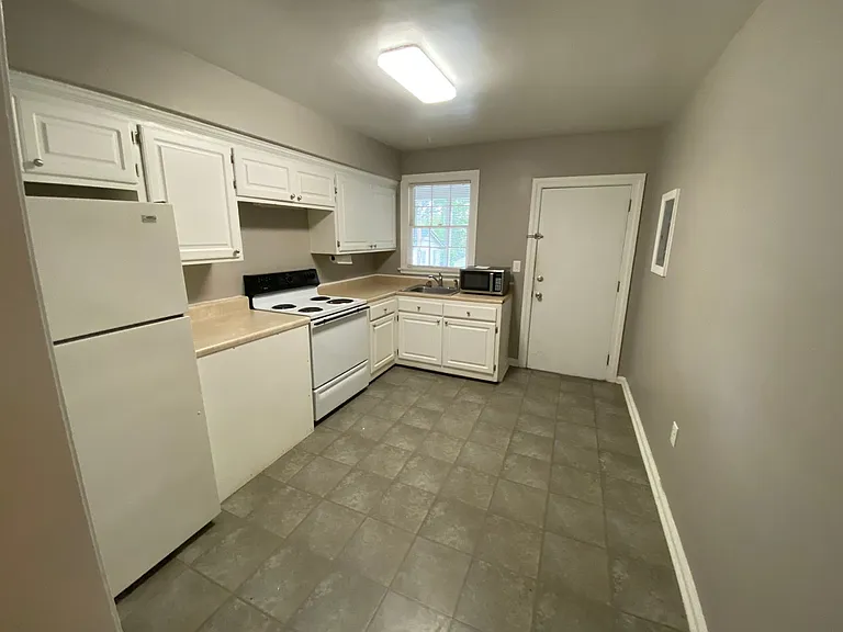 1306 E Victory Dr — Photo 13