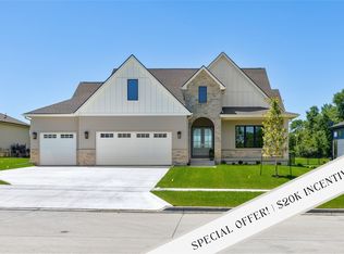 10622 NW 80th Ave, Johnston, IA 50131