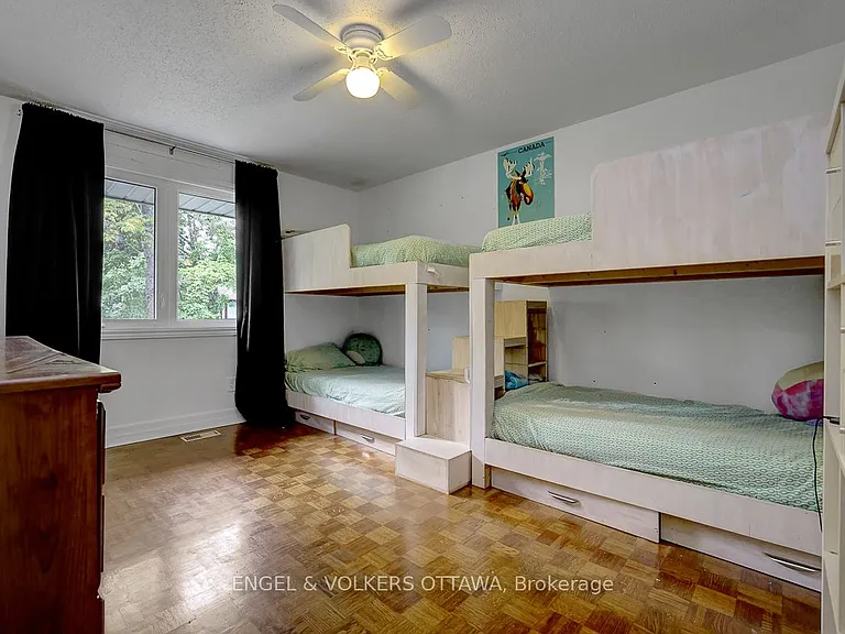 516 Buchanan Cres — Photo 28