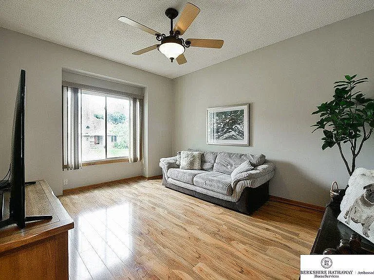 13442 Sherwood Ave — Photo 8