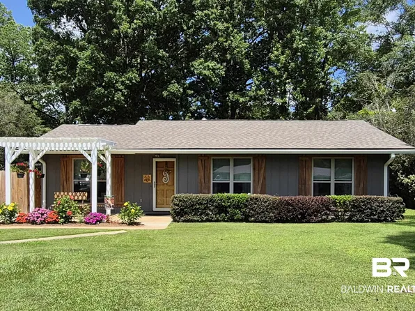 105 Lakewood Dr, Evergreen, AL 36401