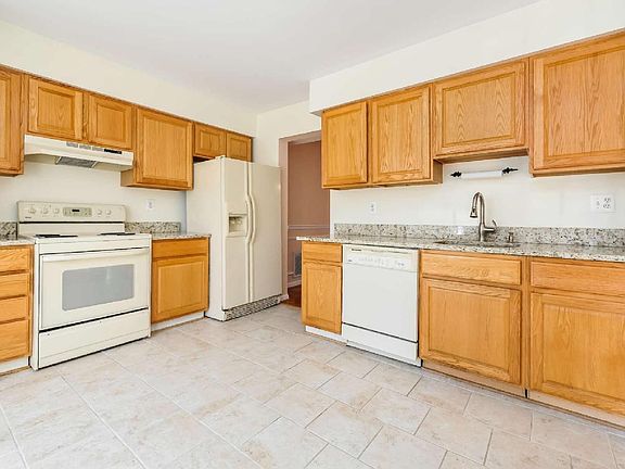 4th image of 9688 Scotch Haven Dr