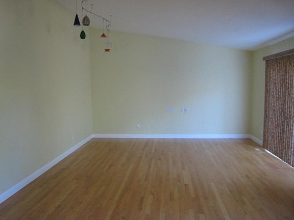 3rd image of 13442 Holiday Ct