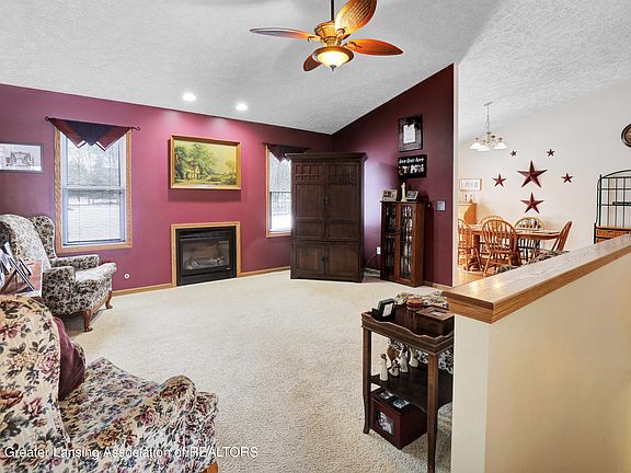 4th image of 8454 River Bend Dr