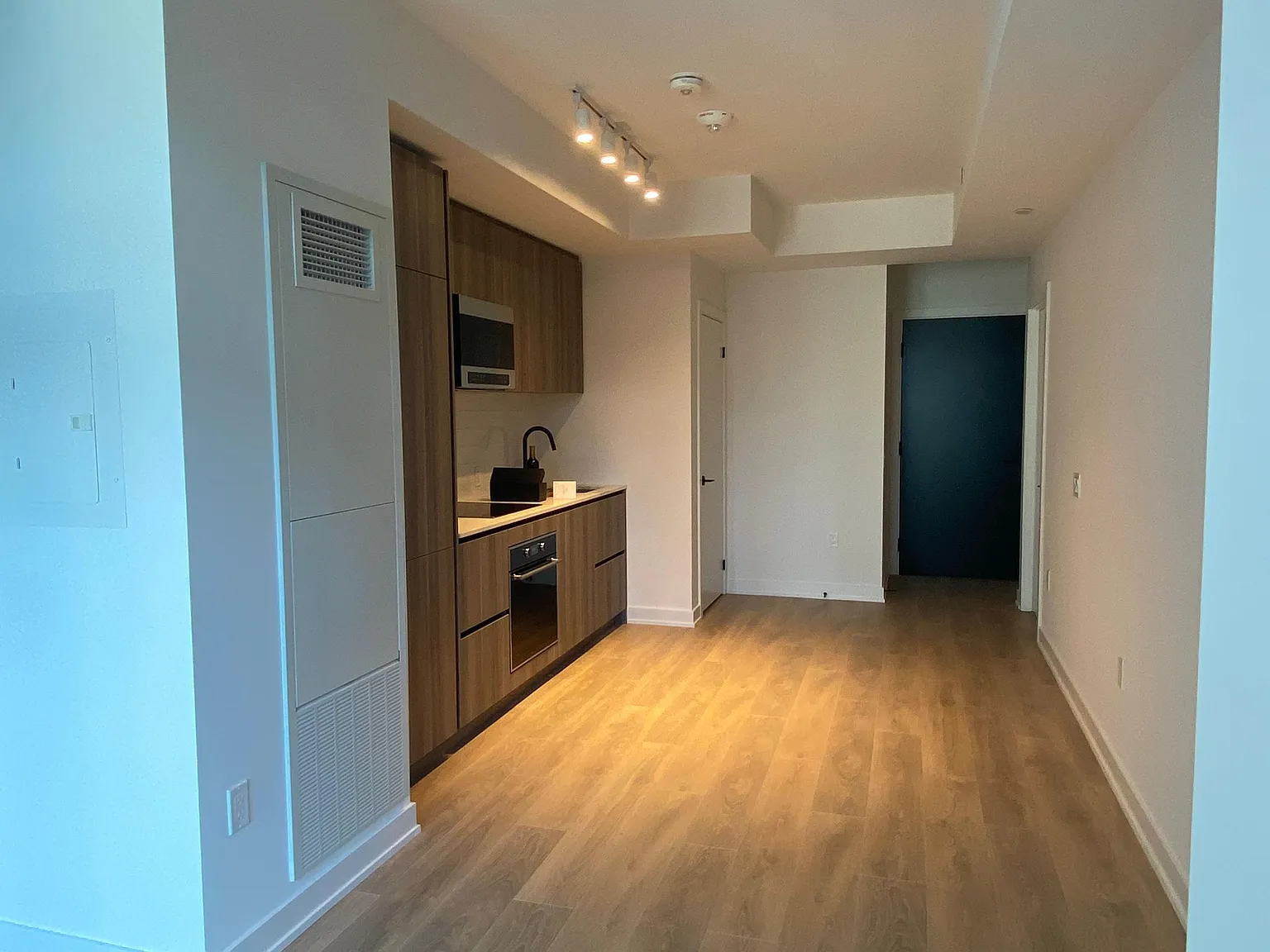 Studio, $1,950 — Photo 2