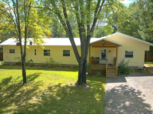 743 Fiesta Dr, Nekoosa, WI 54457