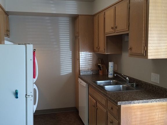 2nd image of 1516 E Grand Ave APT 105