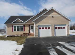 1 Ridgeview Ave, Saint Albans, VT 05478