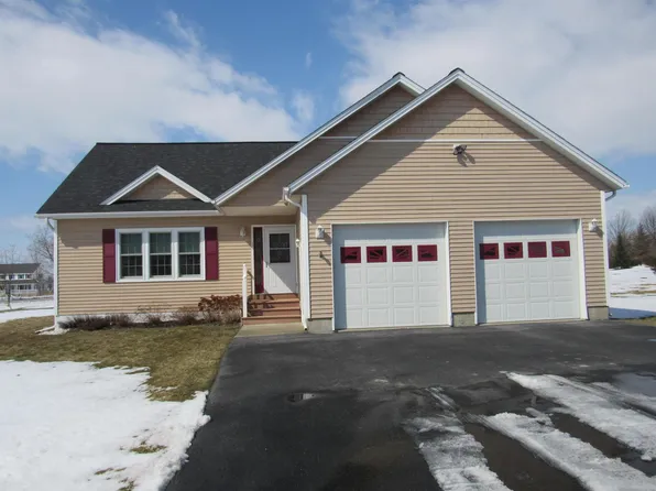 1 Ridgeview Avenue, St. Albans Town, VT 05478
