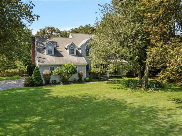 19 Leeann Dr, Narragansett, RI 02882